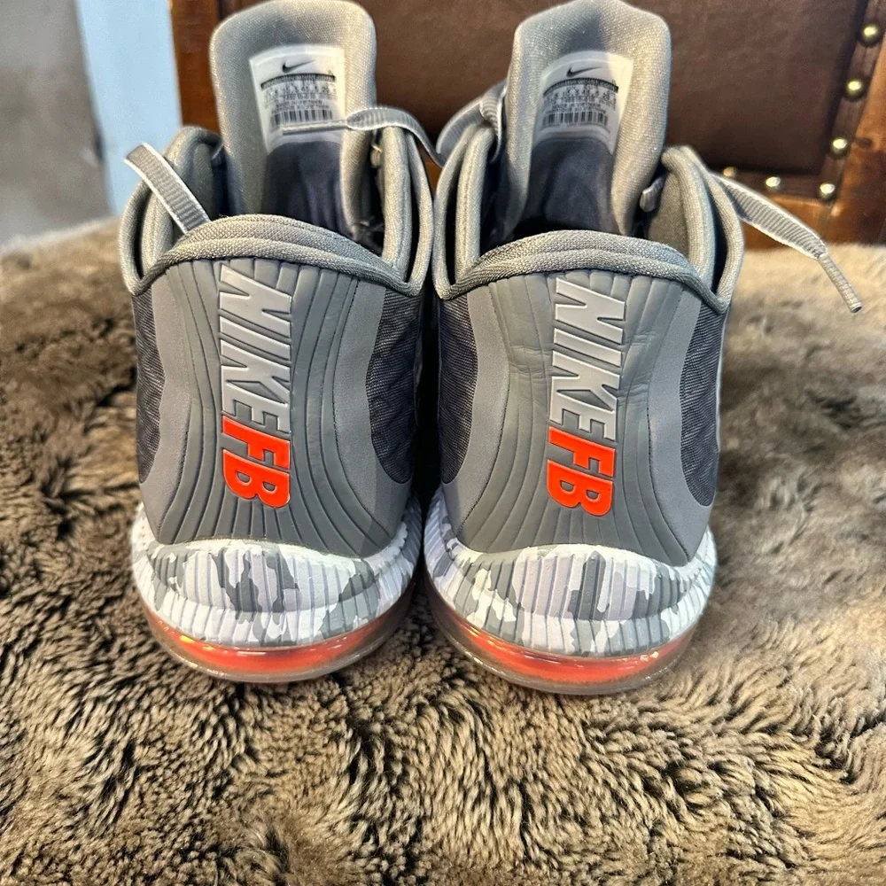NIKE Field General 2 Grey & Red Like NEW Running Sneakers, Size 11.5 - Picture 8 of 13